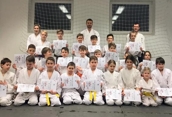 Sikeres gyermek kyu vizsgázók